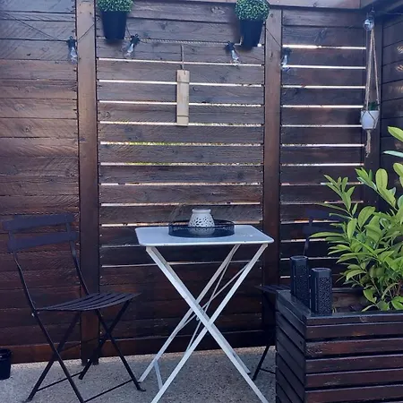 Agreable Pour 2 Avec Salle De Bain Et Terrasse Privees *