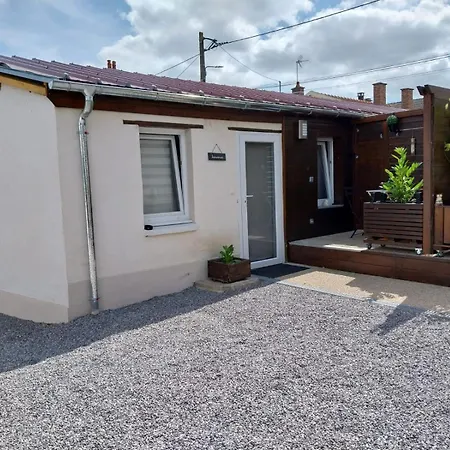 Kwatera prywatna Agreable Pour 2 Avec Salle De Bain Et Terrasse Privees